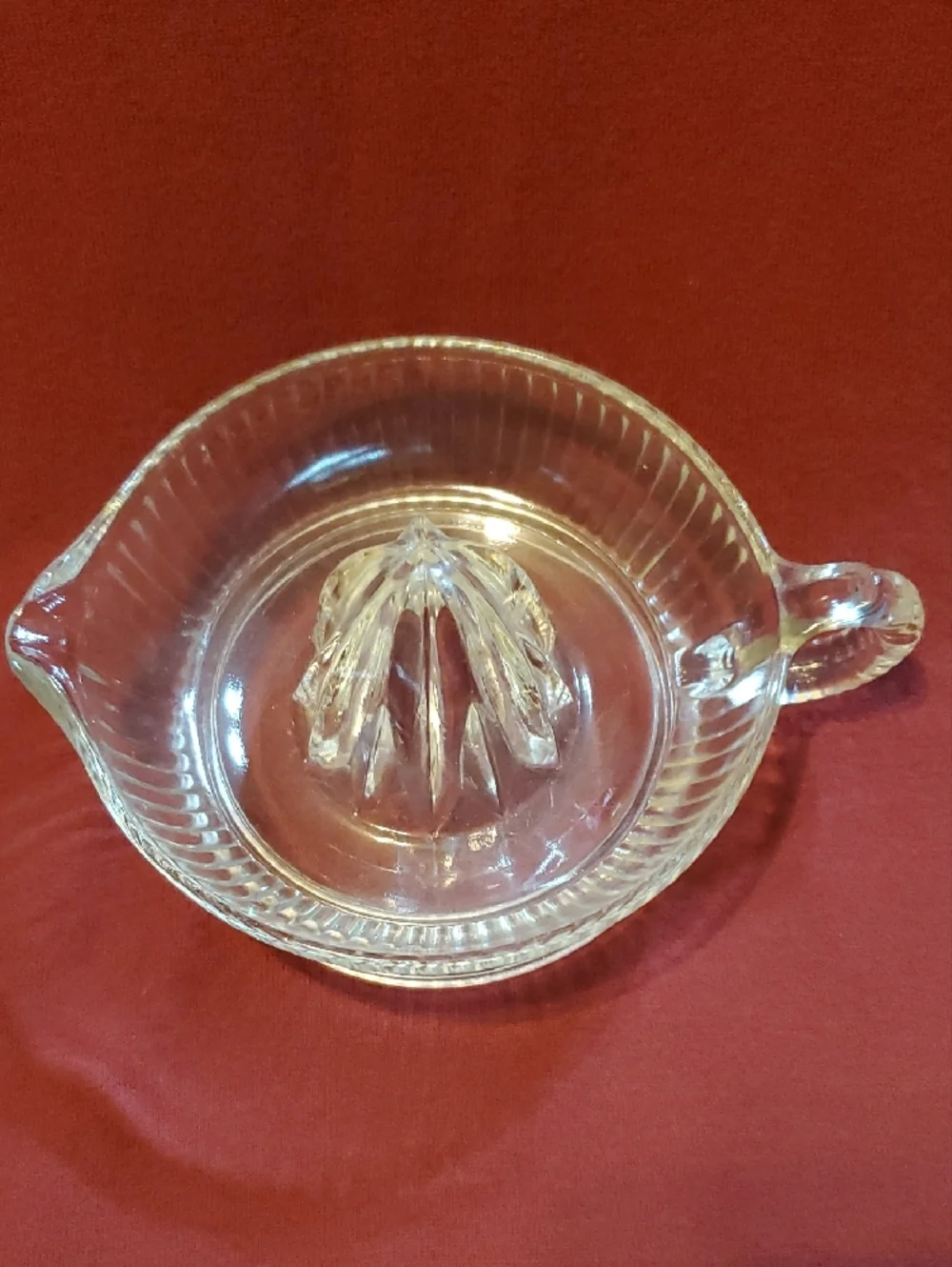 Clear Glass Citrus Juicer with Ribbed Design